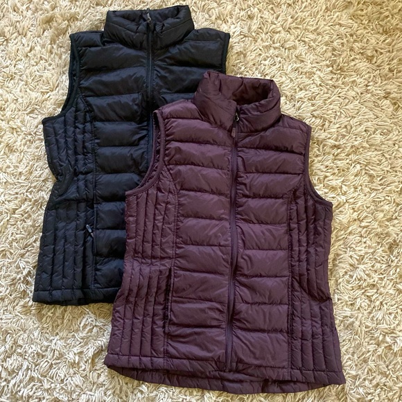 Pair of 32 Degrees Heat Puffer Vests. Size Small. Black and Plum. - Picture 1 of 10